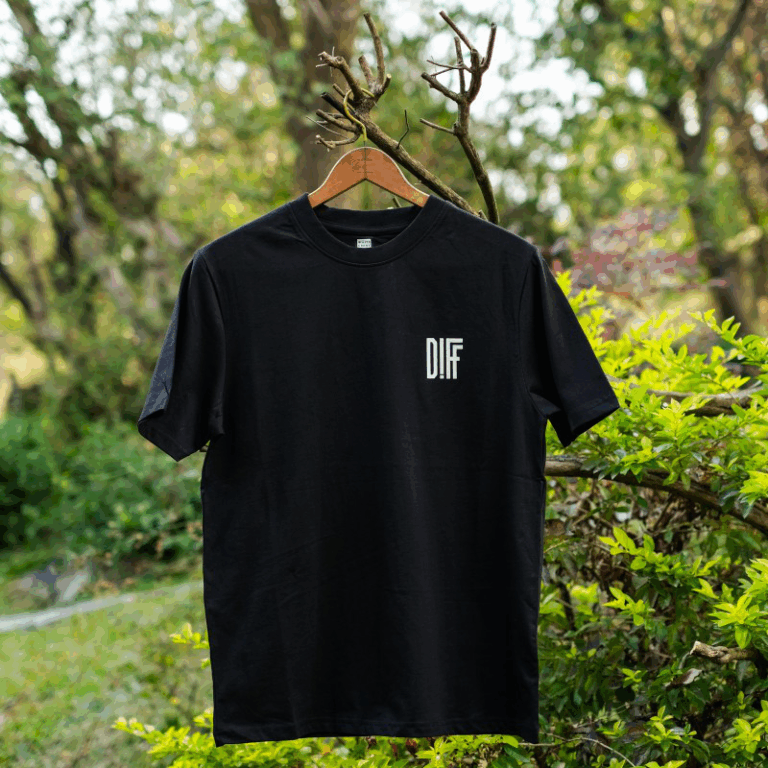 DIFF BLACK TEE